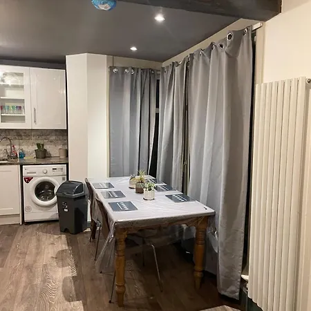 The Mount, 4 Bed In * Leeds (West Yorkshire)