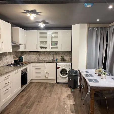 The Mount, 4 Bed In
