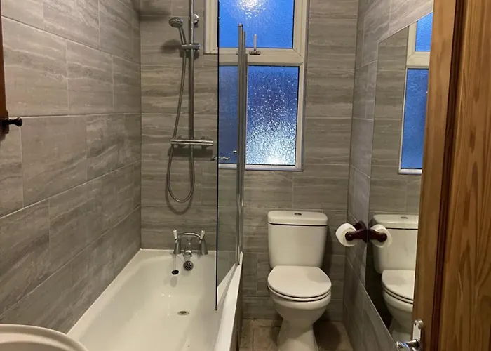 The Mount, 4 Bed In לידס